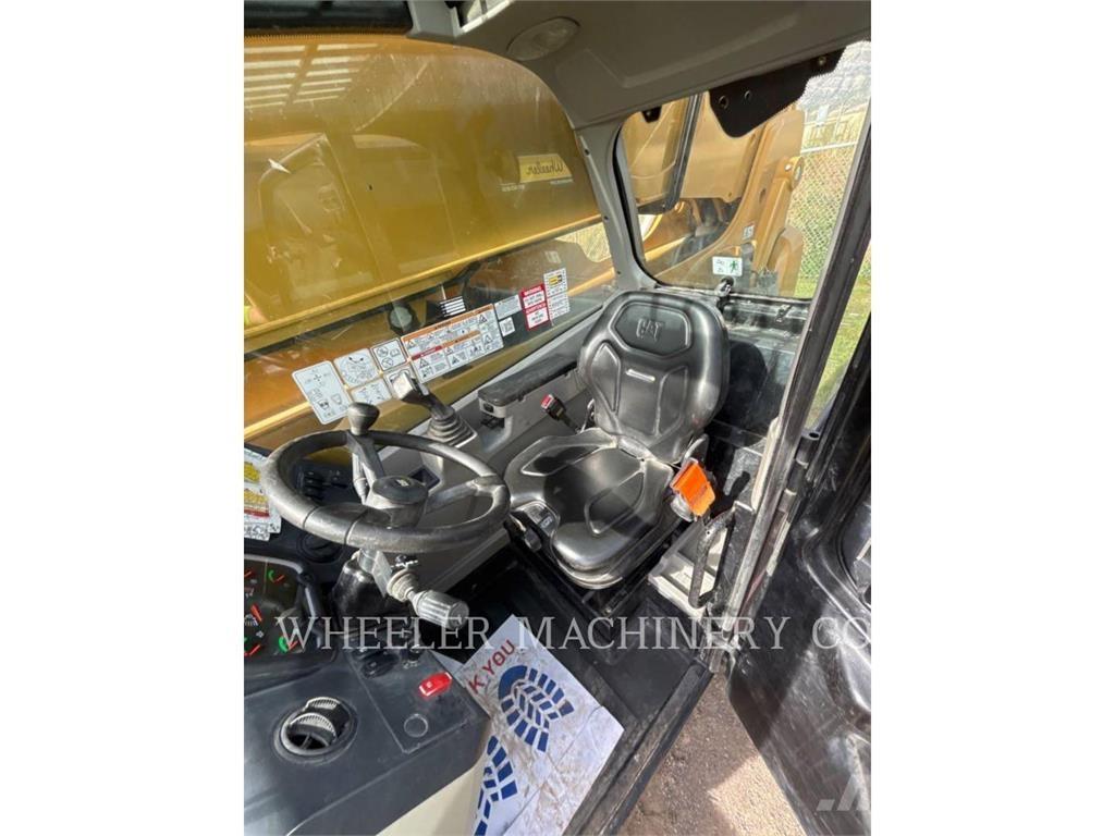 CAT TL1055D CB Телескопические погрузчики