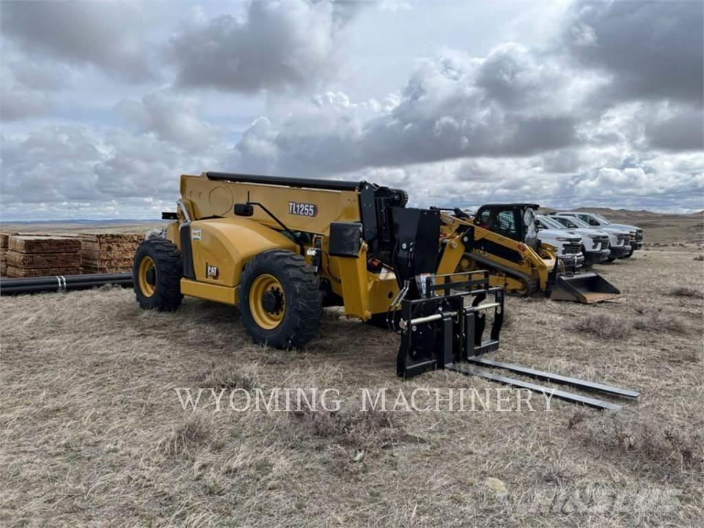 CAT TL1255 Телескопические погрузчики