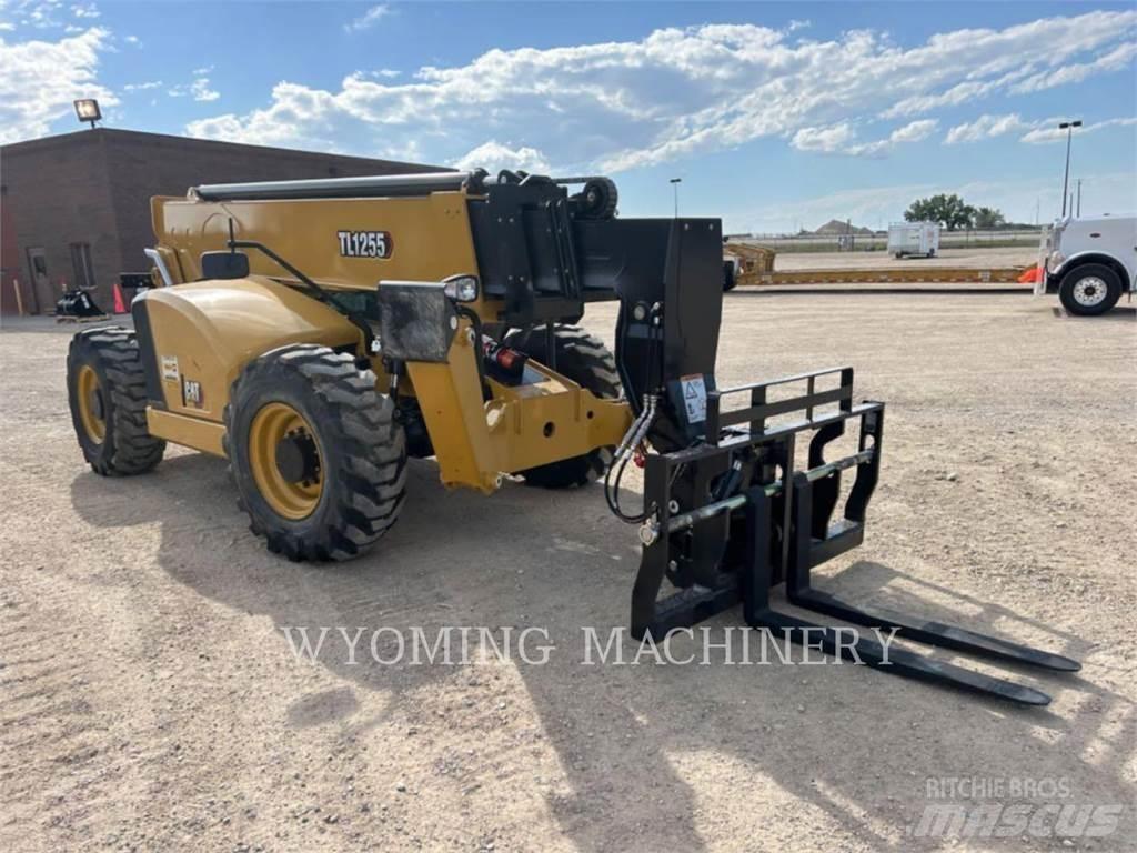 CAT TL1255 Телескопические погрузчики