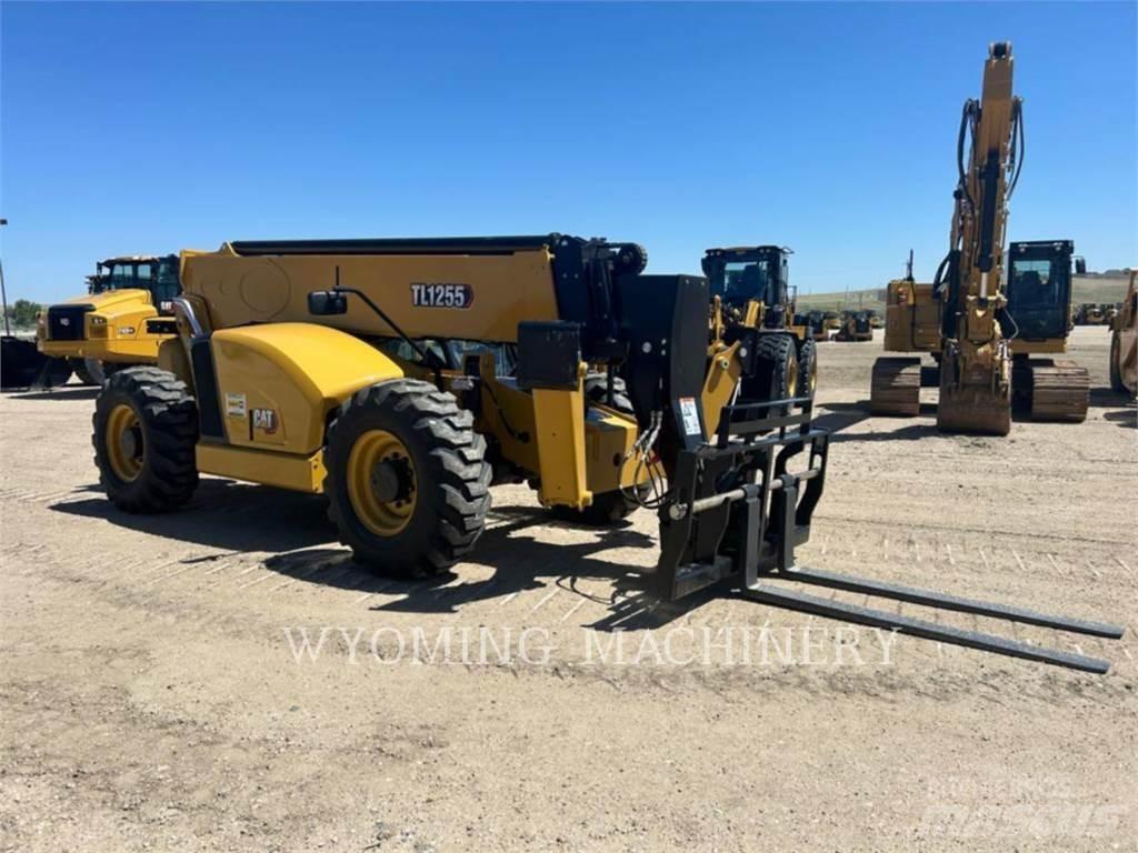 CAT TL1255 Телескопические погрузчики