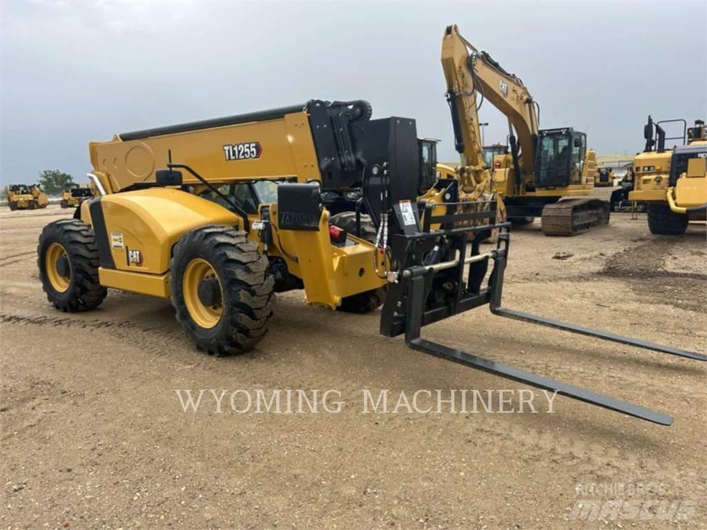 CAT TL1255 Телескопические погрузчики