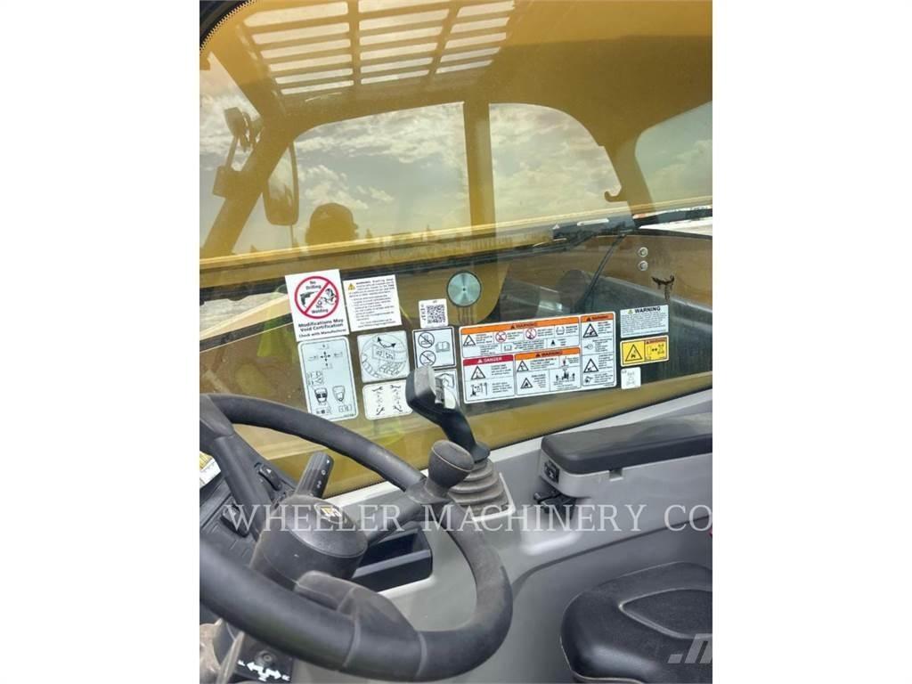 CAT TL1255 CAN Телескопические погрузчики