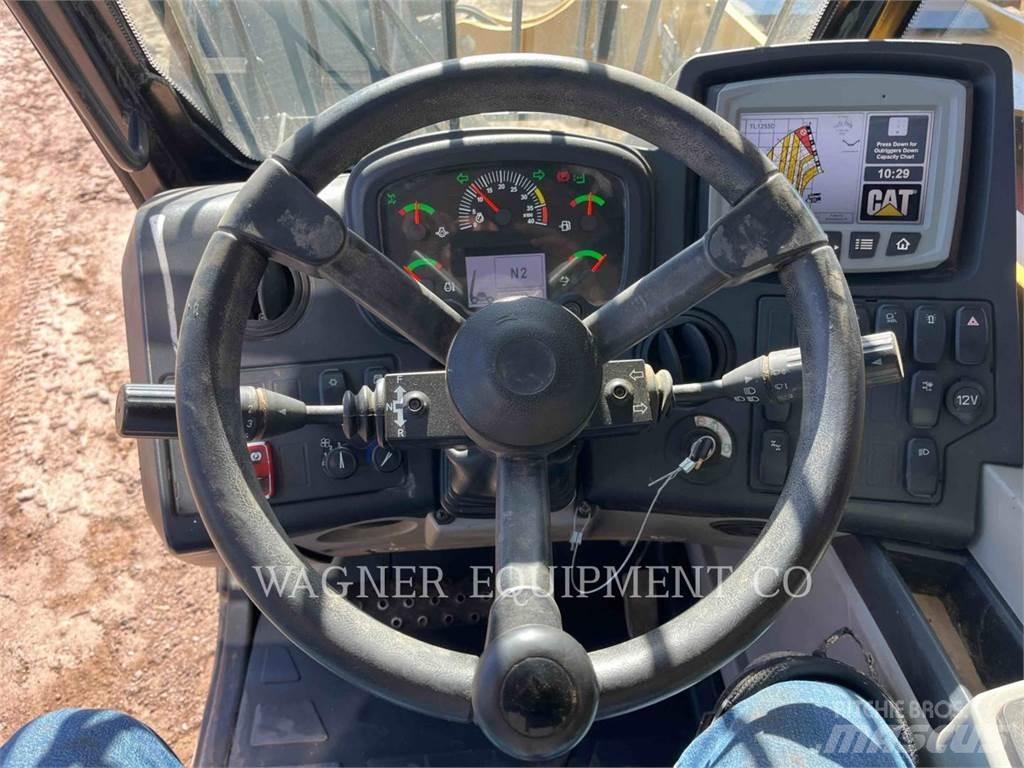 CAT TL1255D Телескопические погрузчики