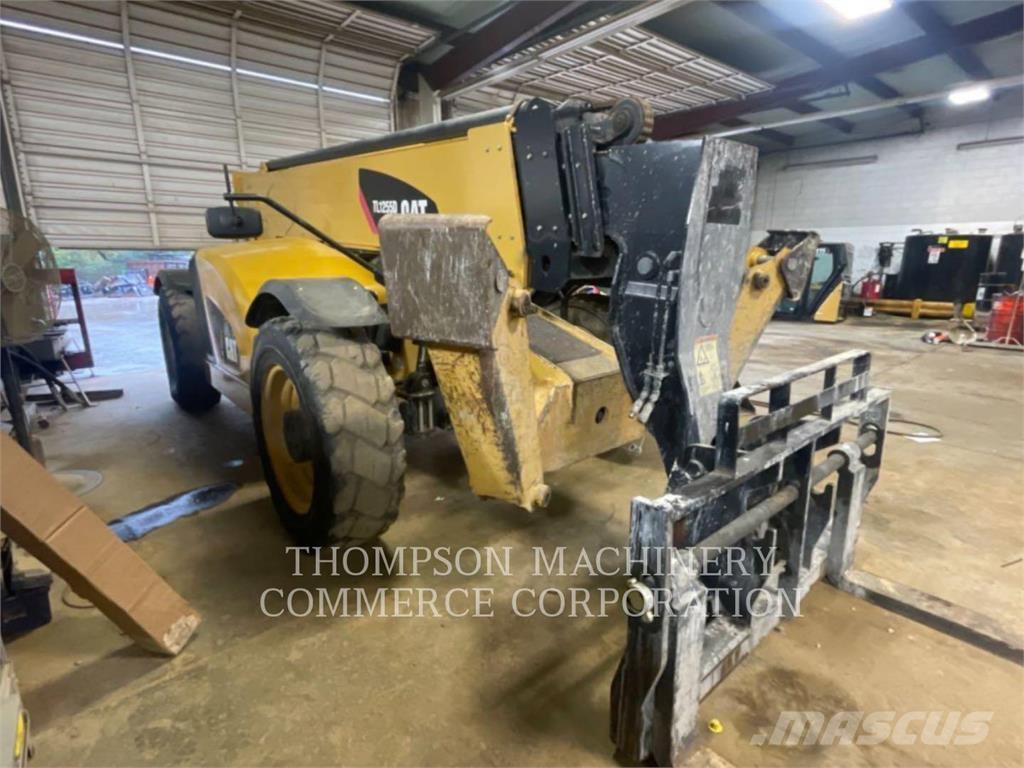CAT TL1255D Телескопические погрузчики