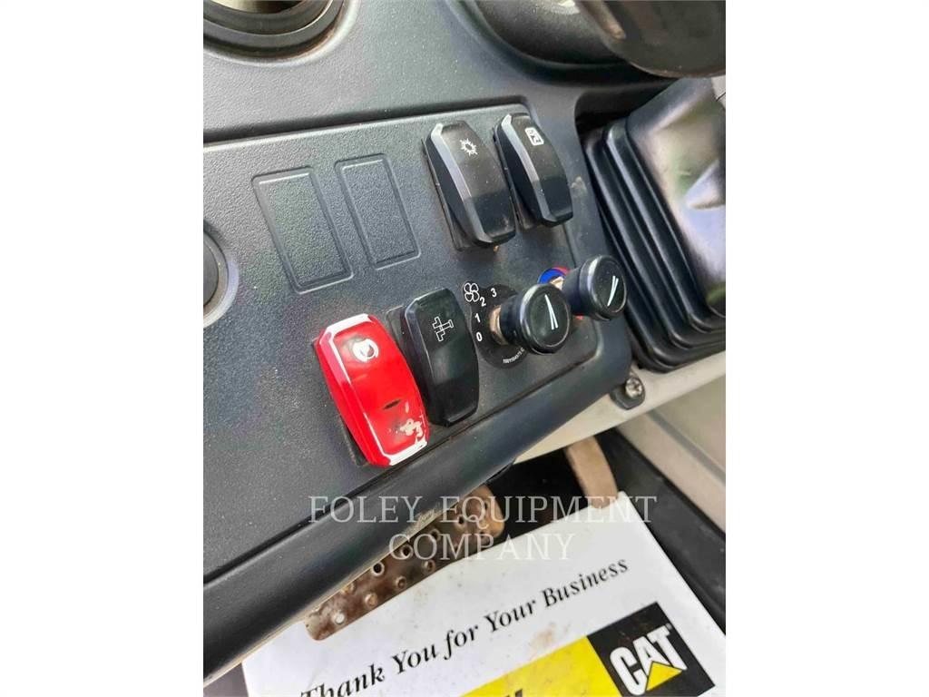 CAT TL1255DC Телескопические погрузчики