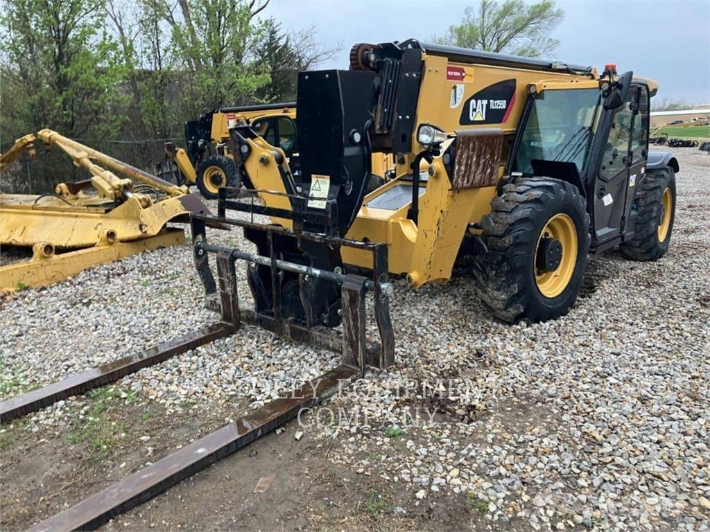 CAT TL1255DC Телескопические погрузчики