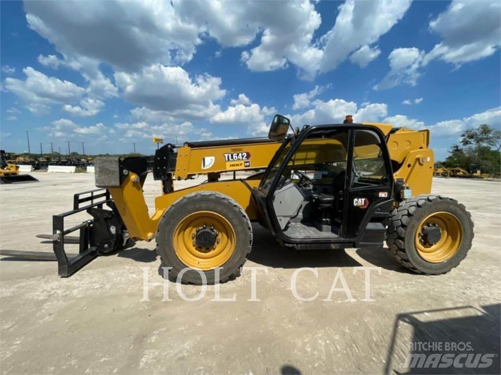 CAT TL642 Телескопические погрузчики