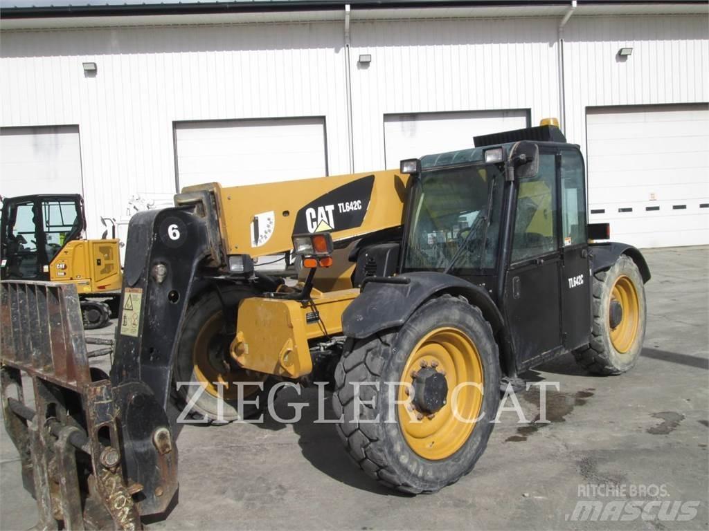 CAT TL642C Телескопические погрузчики