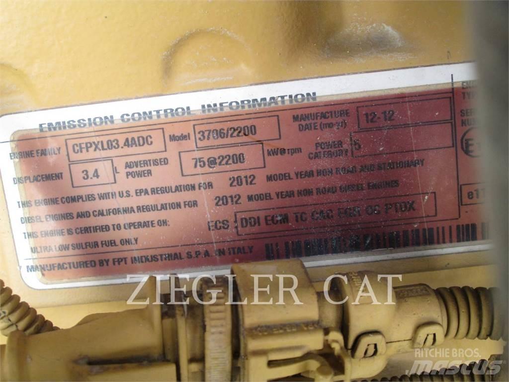 CAT TL642C Телескопические погрузчики