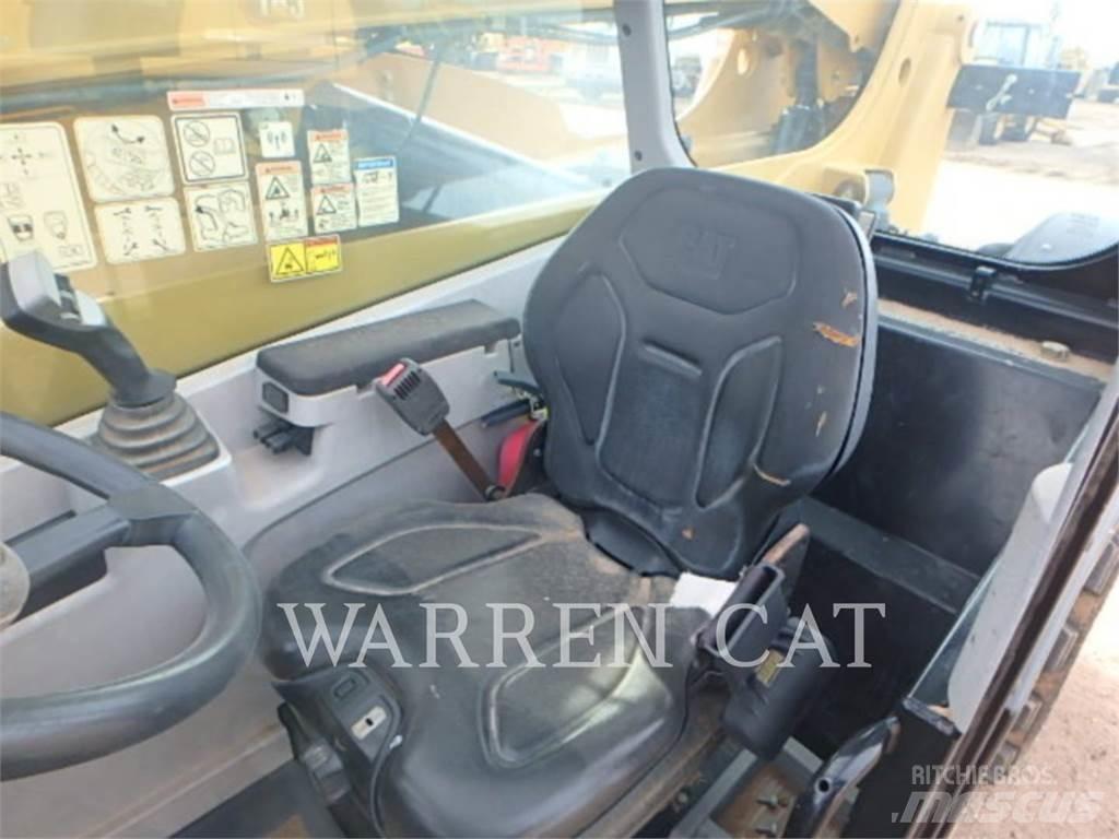 CAT TL642D Телескопические погрузчики