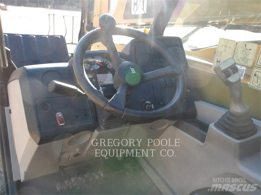 CAT TL642D Телескопические погрузчики