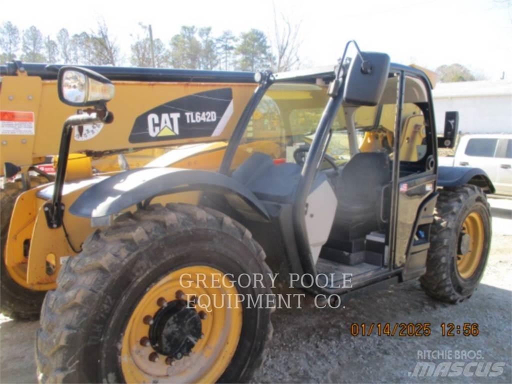 CAT TL642D Телескопические погрузчики
