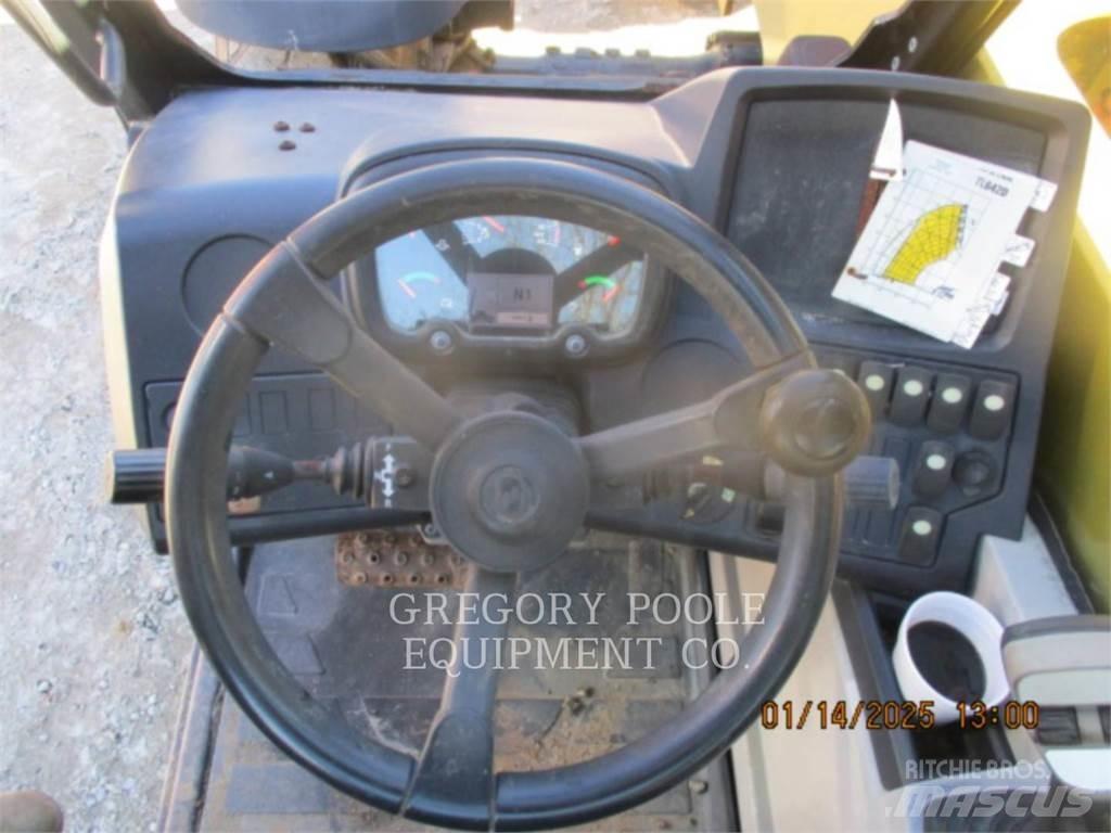 CAT TL642D Телескопические погрузчики