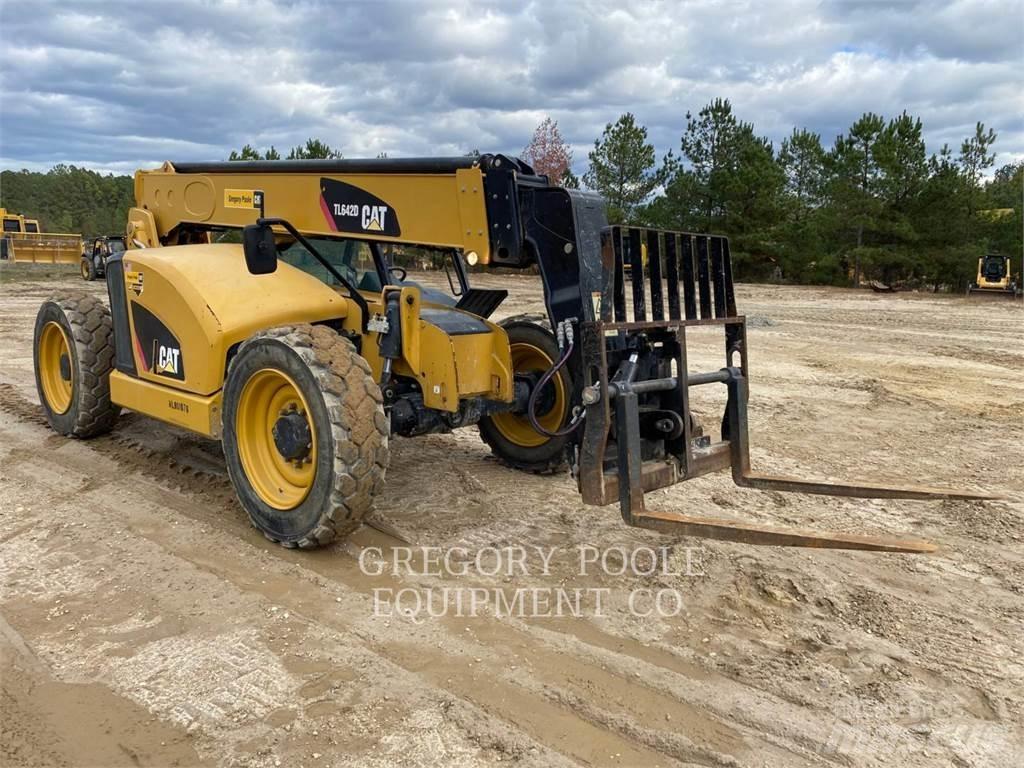CAT TL642D Телескопические погрузчики