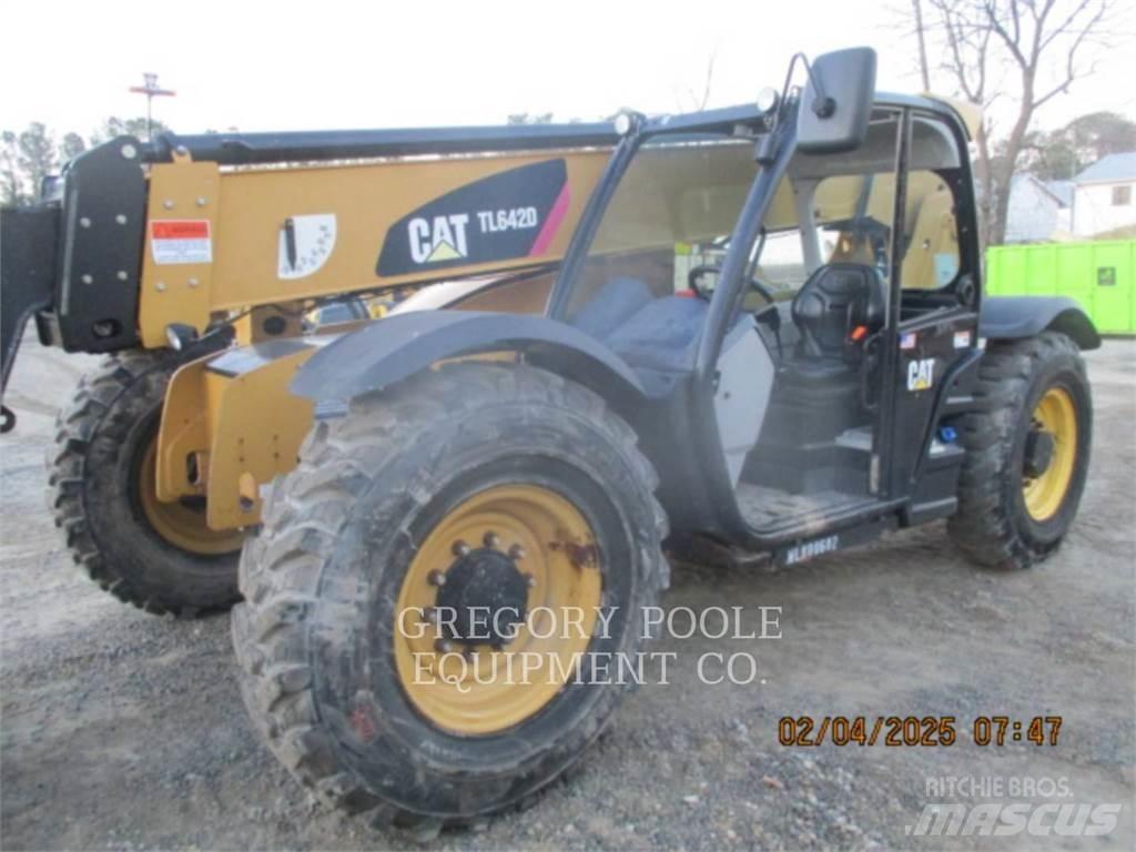 CAT TL642D Телескопические погрузчики