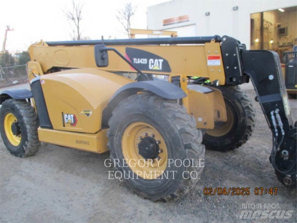 CAT TL642D Телескопические погрузчики
