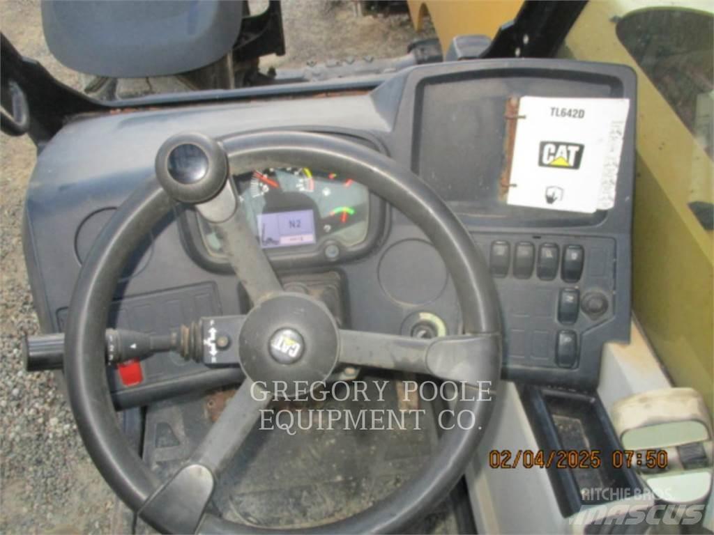 CAT TL642D Телескопические погрузчики