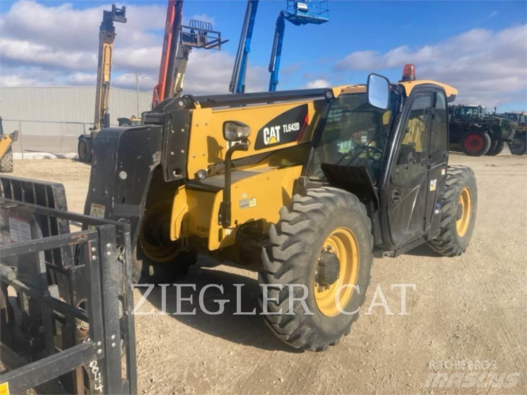 CAT TL642D Телескопические погрузчики