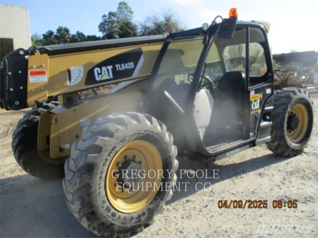 CAT TL642D Телескопические погрузчики
