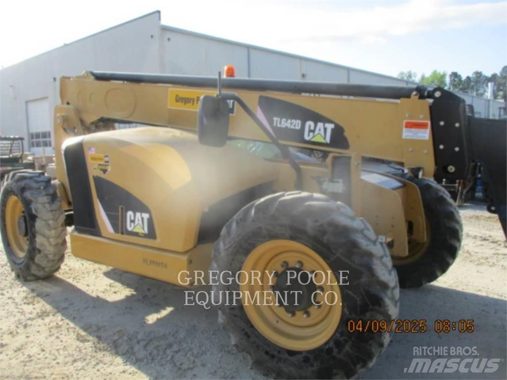 CAT TL642D Телескопические погрузчики