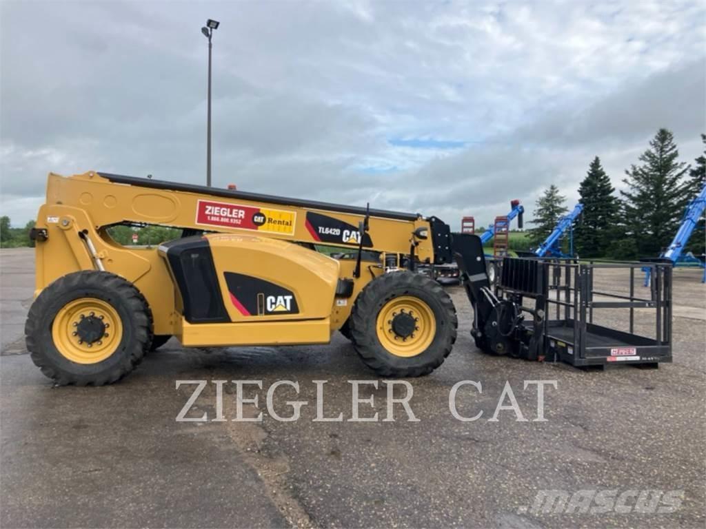 CAT TL642D Телескопические погрузчики