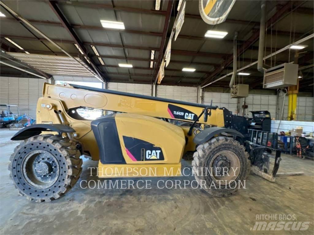 CAT TL642D Телескопические погрузчики