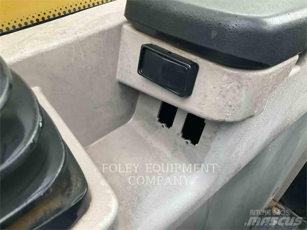CAT TL642DO Телескопические погрузчики