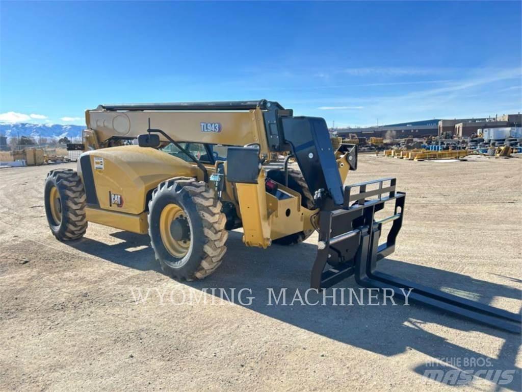 CAT TL943 Телескопические погрузчики