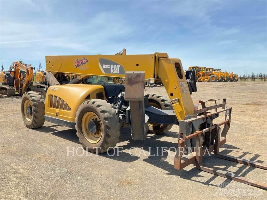 CAT TL943 Телескопические погрузчики