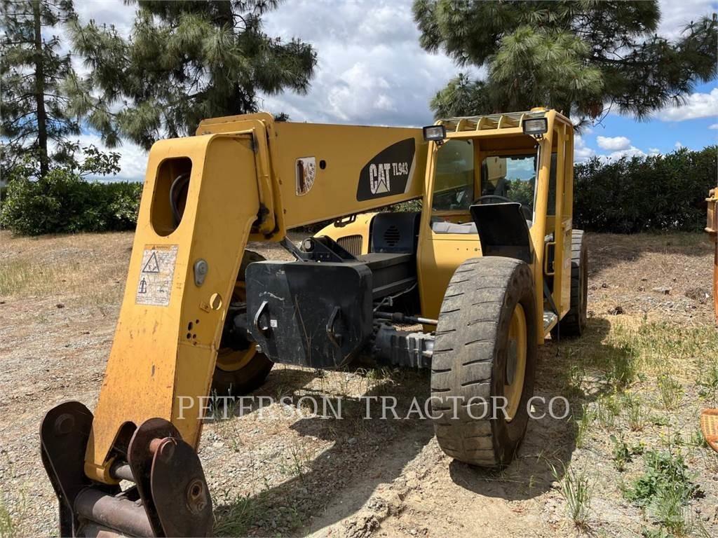 CAT TL943 Телескопические погрузчики