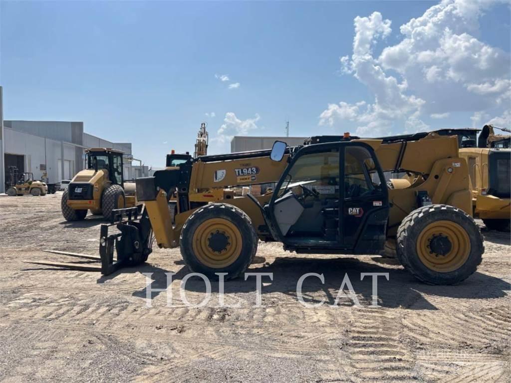 CAT TL943 Телескопические погрузчики