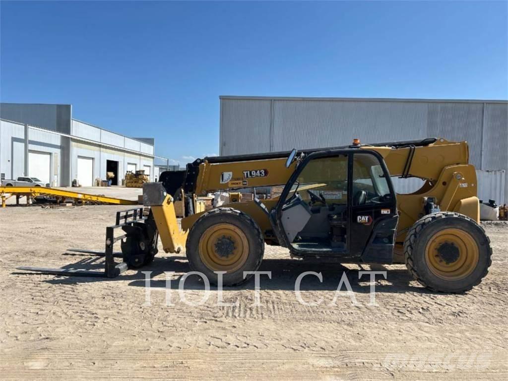 CAT TL943 Телескопические погрузчики