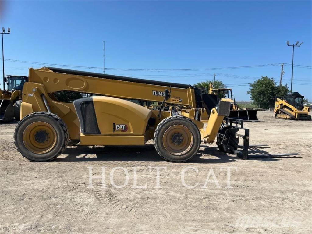 CAT TL943 Телескопические погрузчики