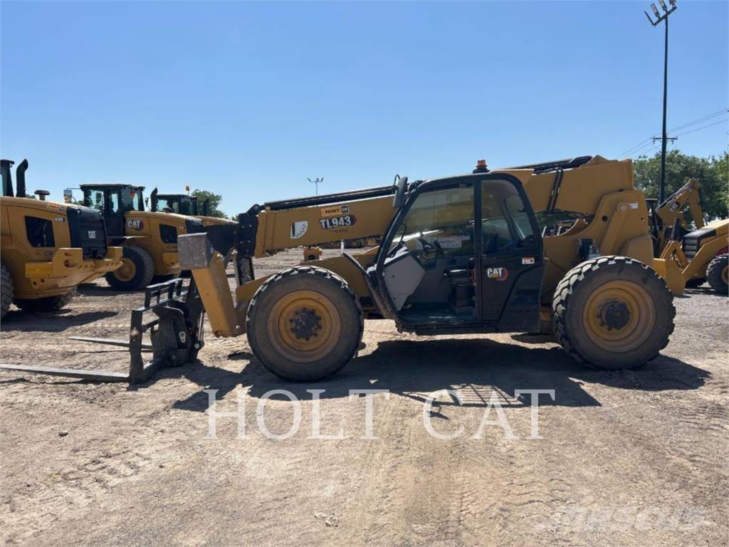 CAT TL943 Телескопические погрузчики