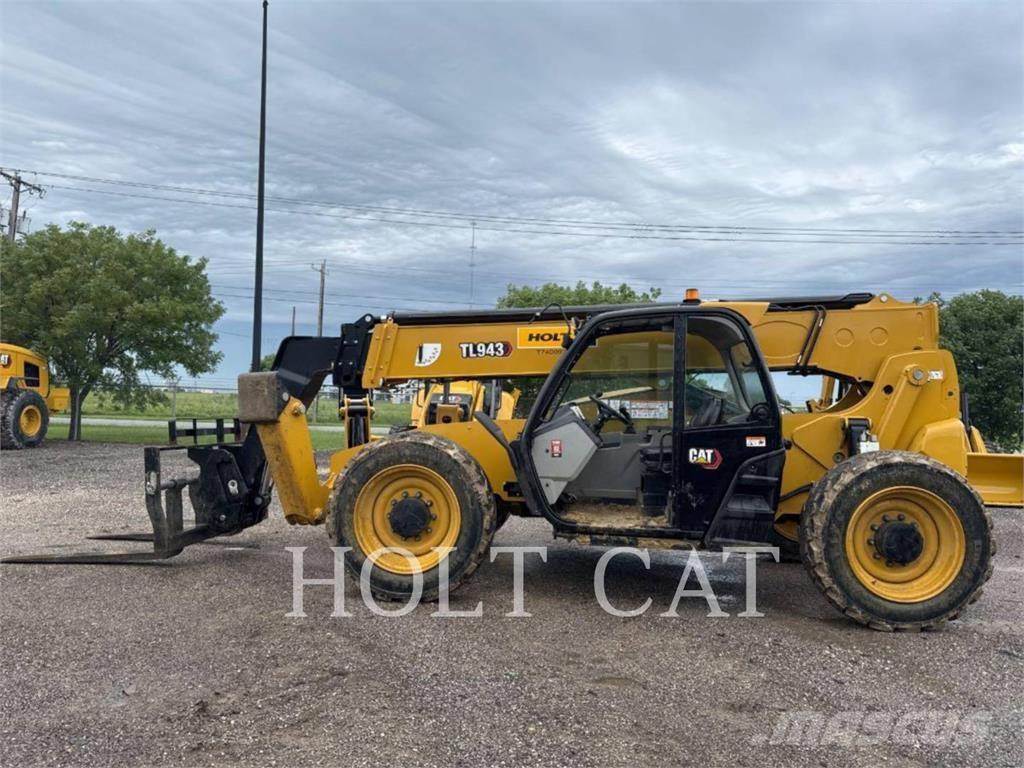 CAT TL943 Телескопические погрузчики