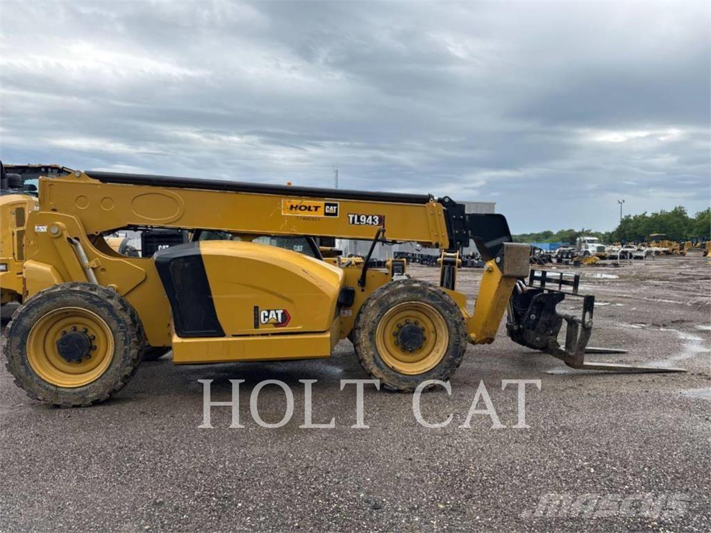 CAT TL943 Телескопические погрузчики