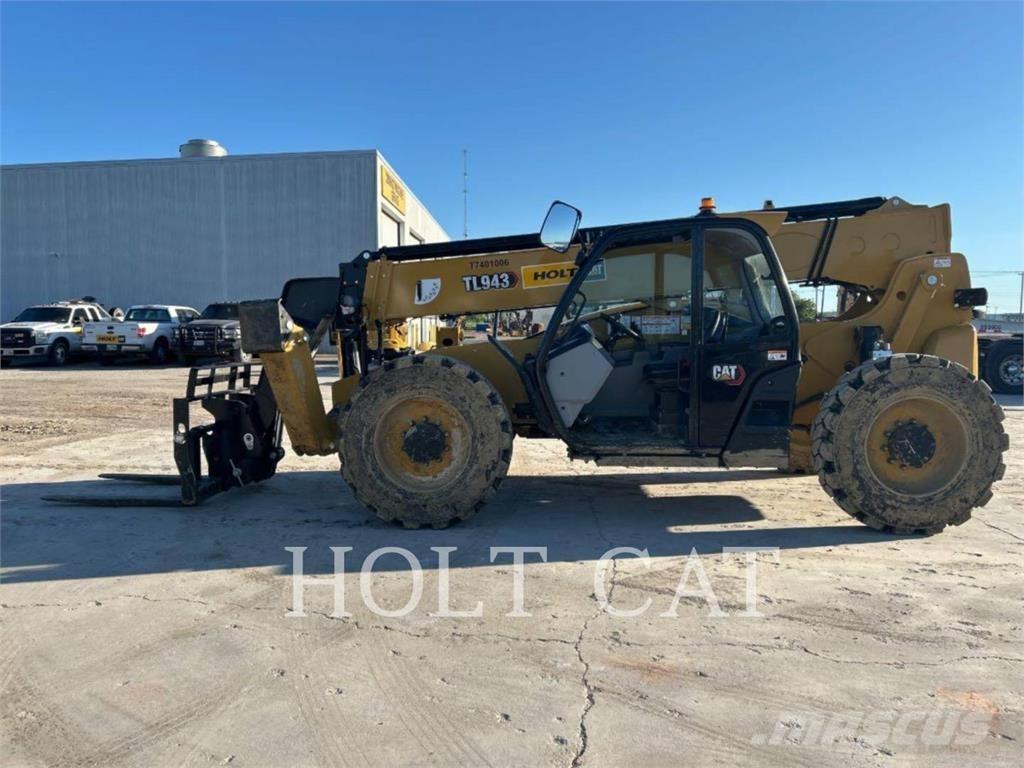 CAT TL943 Телескопические погрузчики