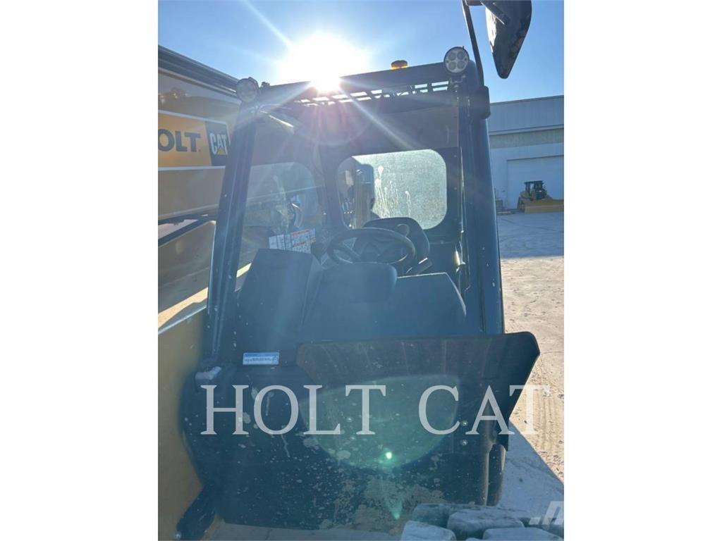 CAT TL943 Телескопические погрузчики