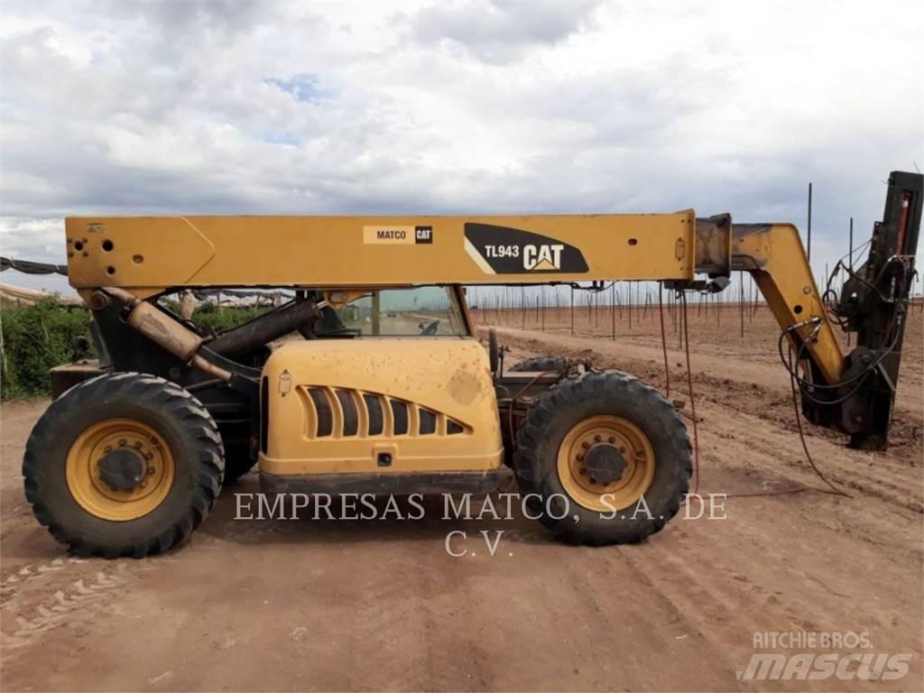 CAT TL943 Телескопические погрузчики