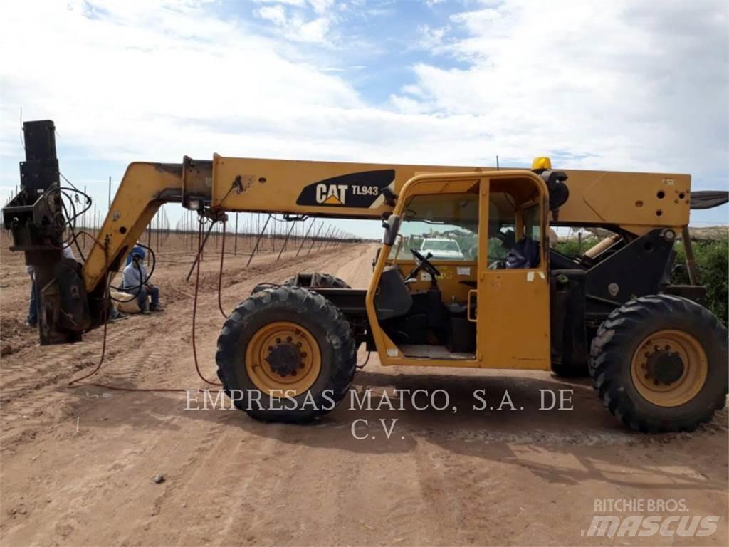 CAT TL943 Телескопические погрузчики
