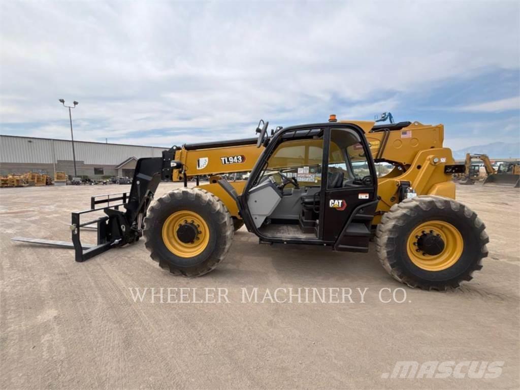 CAT TL943 CAN Телескопические погрузчики
