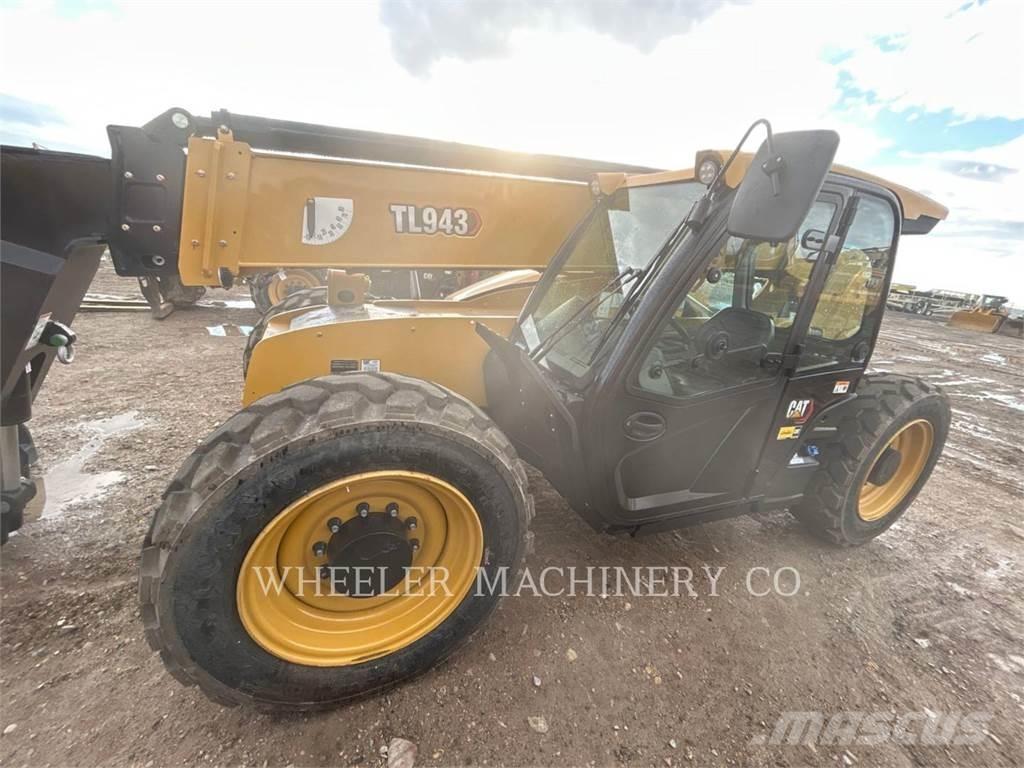 CAT TL943 CB Телескопические погрузчики