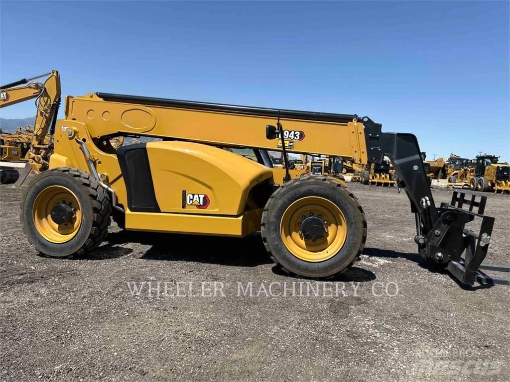 CAT TL943 CB Телескопические погрузчики