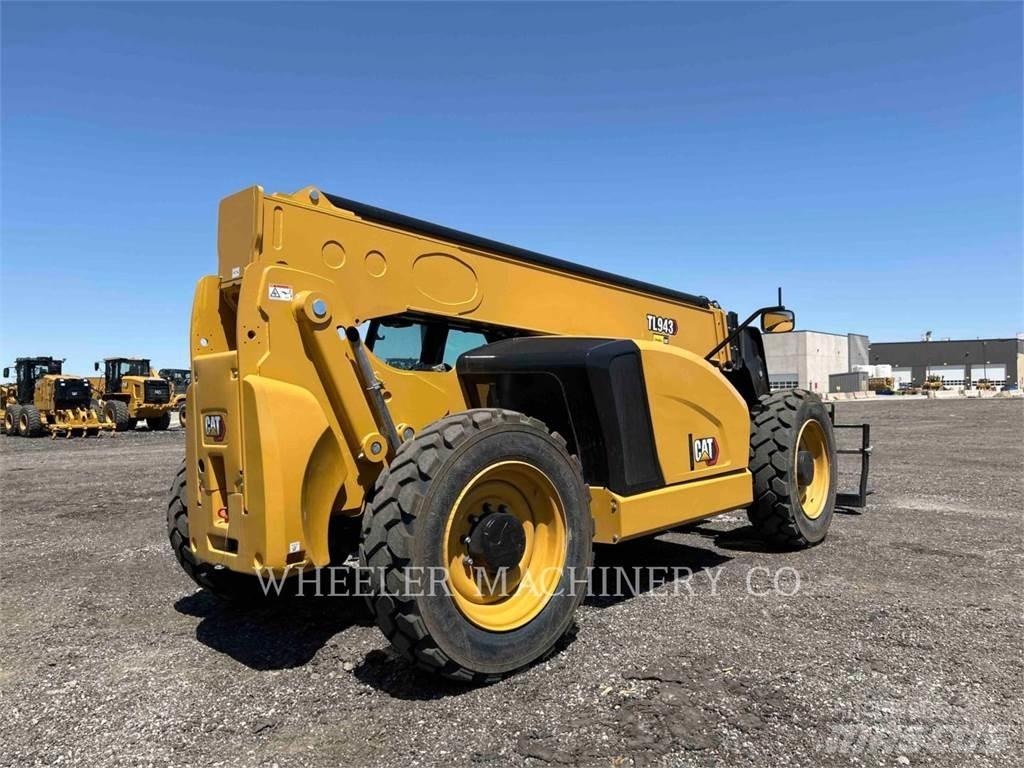 CAT TL943 CB Телескопические погрузчики