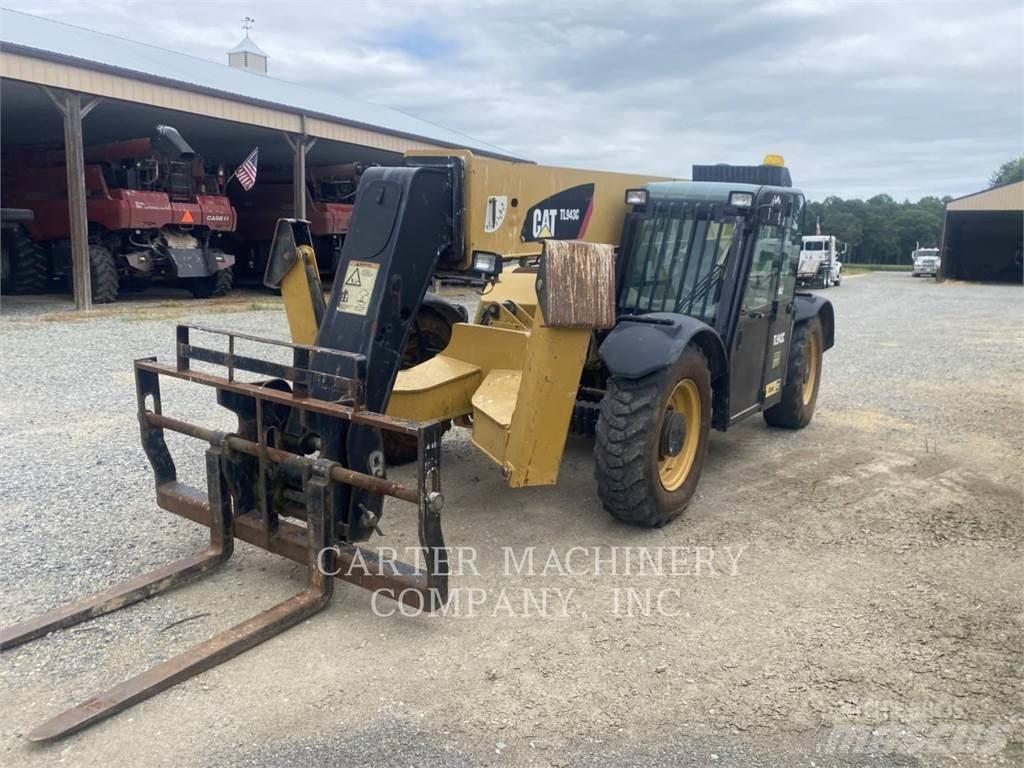 CAT TL943C Телескопические погрузчики