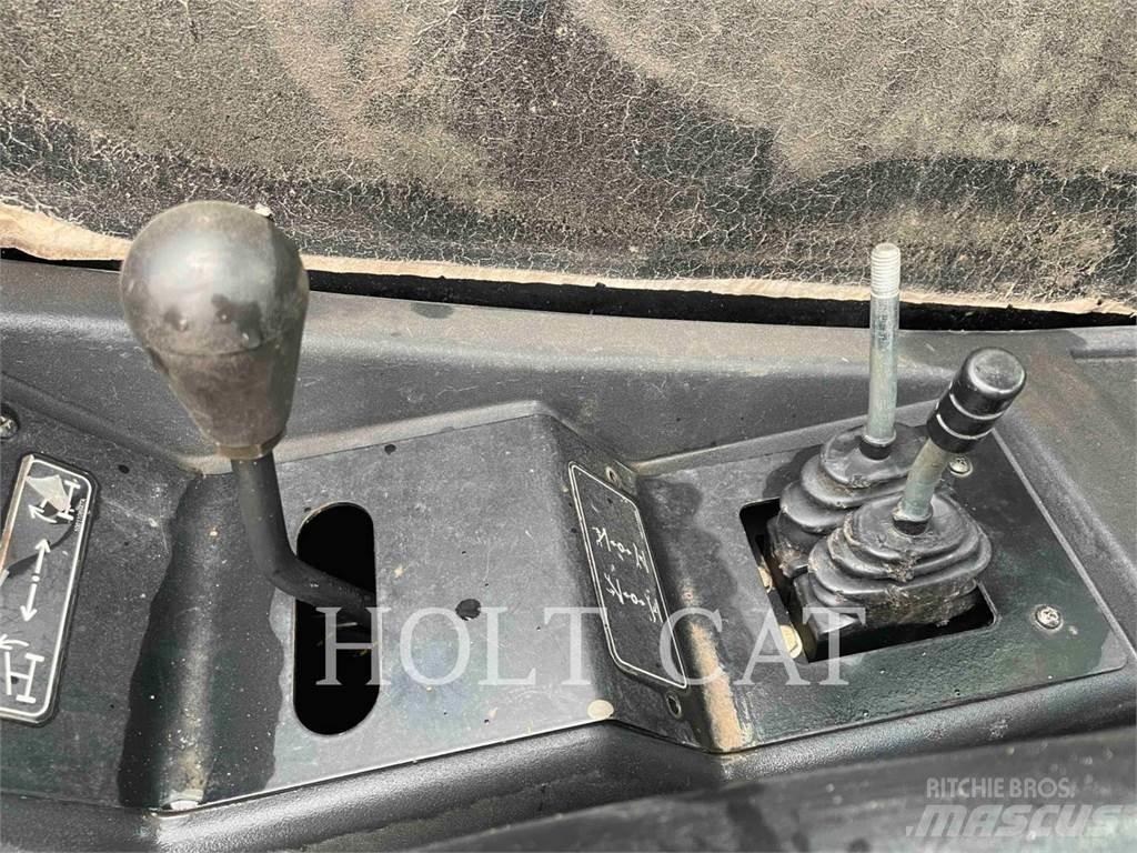 CAT TL943C Телескопические погрузчики