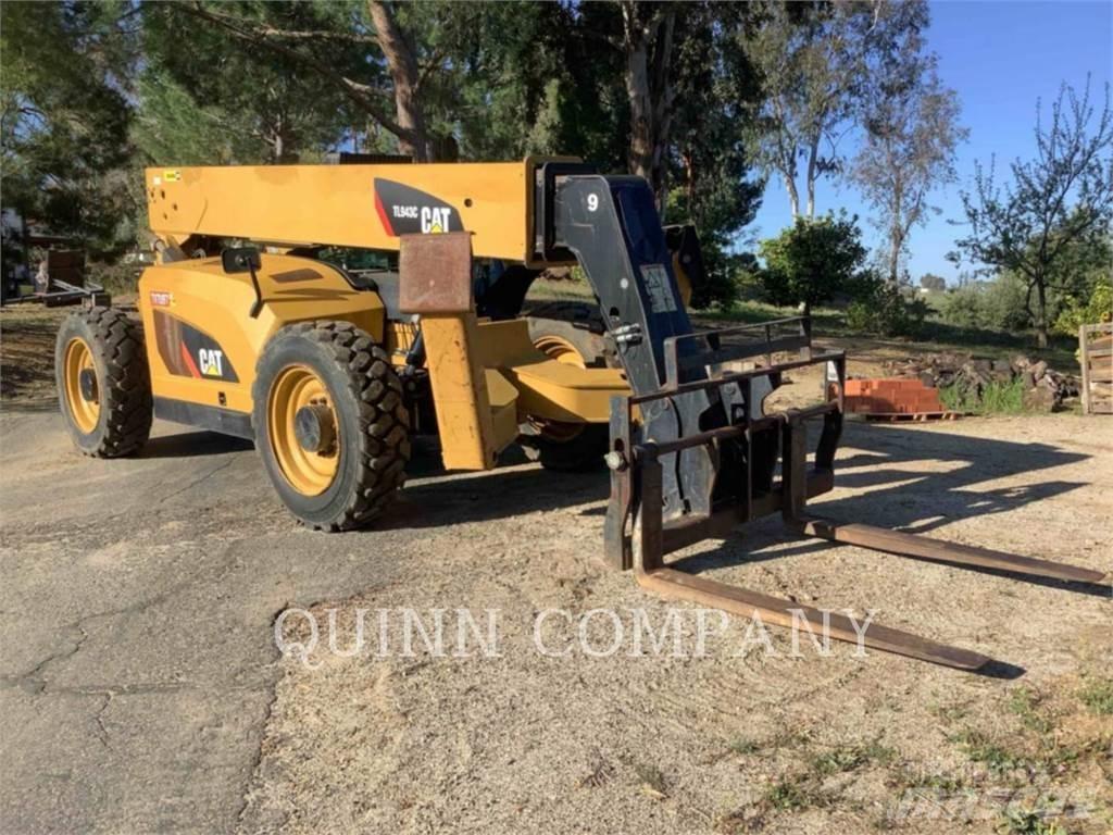 CAT TL943C Телескопические погрузчики