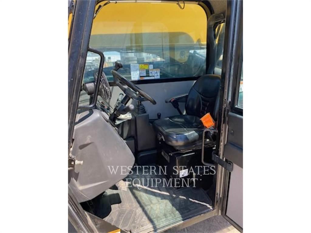CAT TL943C Телескопические погрузчики