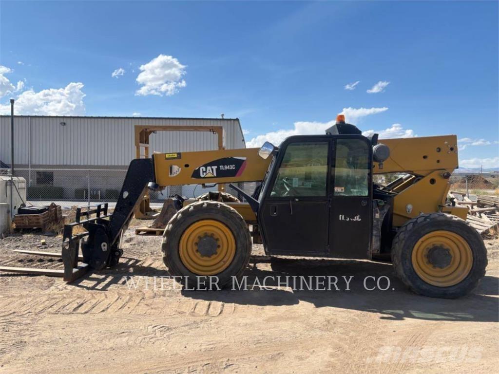 CAT TL943C CAB Телескопические погрузчики