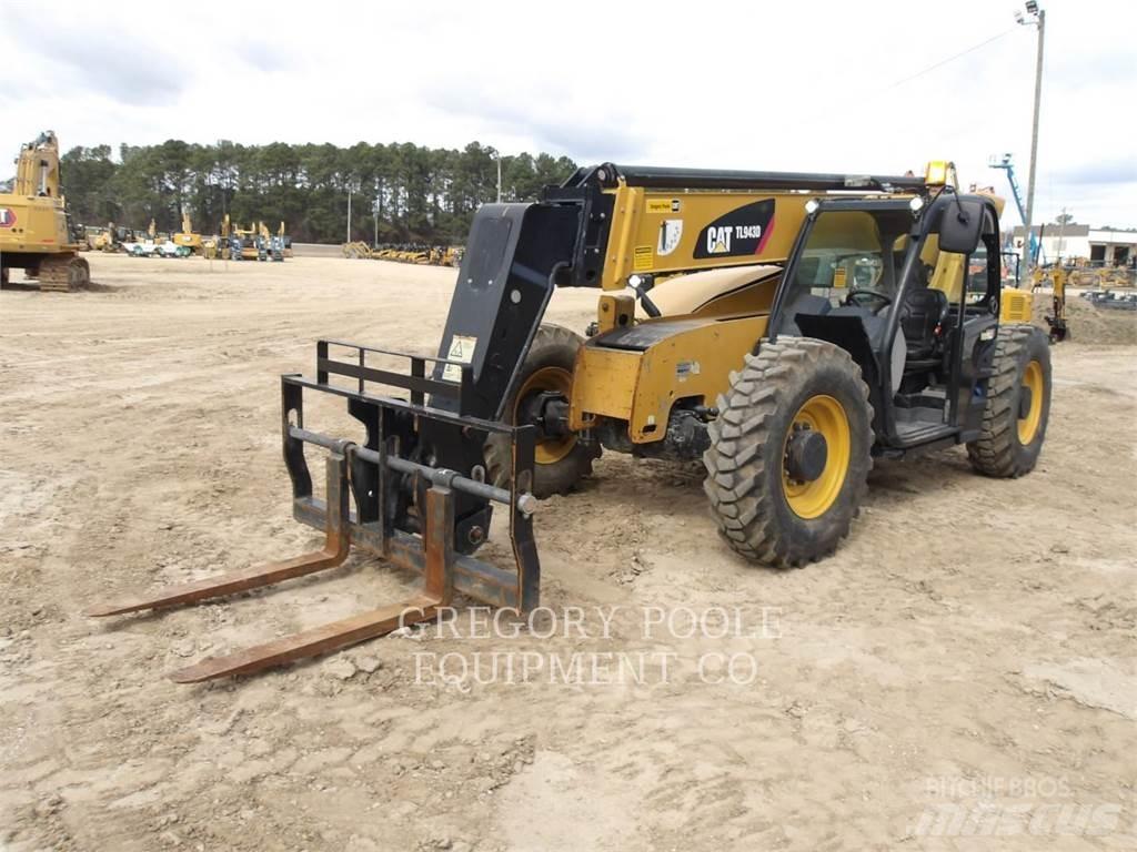 CAT TL943D Телескопические погрузчики